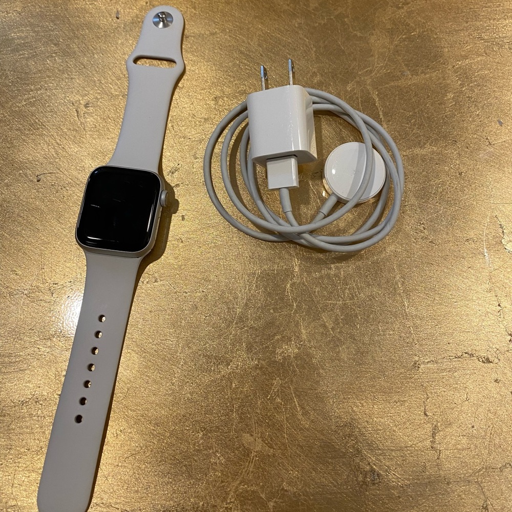 Series 4 Apple Watch *price firm*